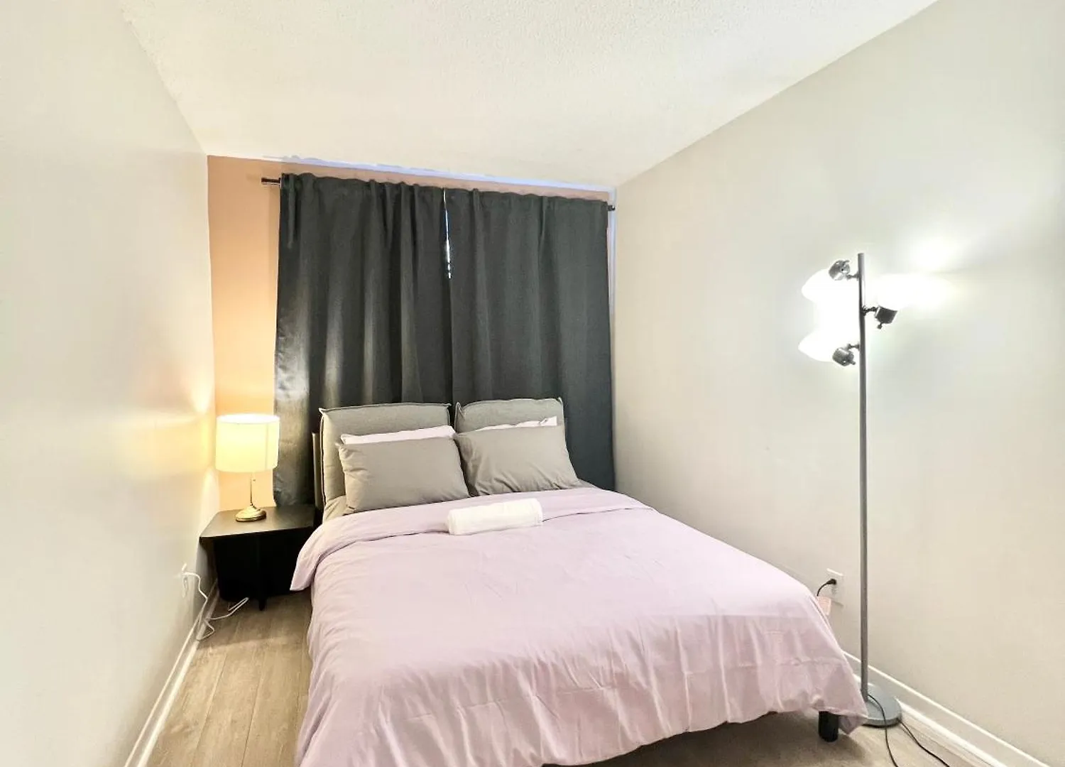 Cozy 2-Bedroom Apartment In The Heart Of Downtown Ottawa Kanada